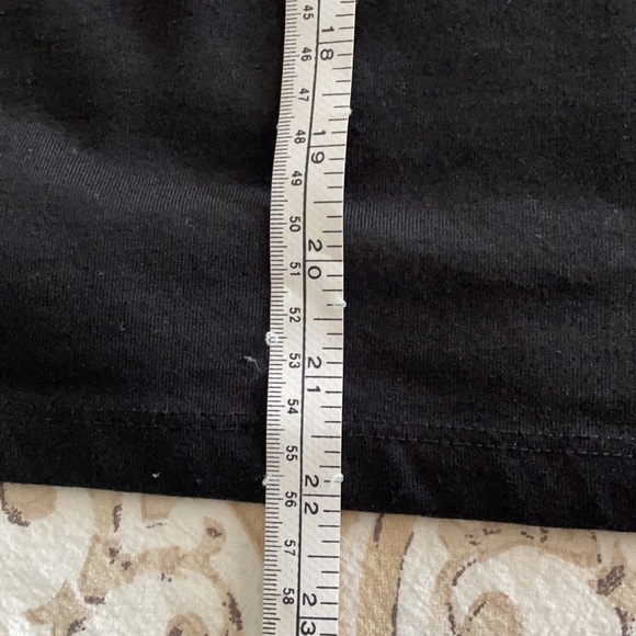 CARROLL REED Black T-shirt With Large Floral Design - Picture 11 of 12